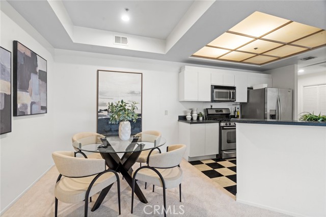 3561 Clarington Avenue, Los Angeles CA: https://media.crmls.org/medias/2c9f0799-c49e-4628-95b0-2139a8153550.jpg