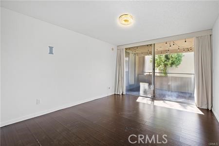 https://media.crmls.org/medias/2c9f538f-a18d-417a-aae4-f00e53fa102b.jpg?preset=X-Large