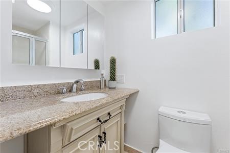 Detail Gallery Image 39 of 47 For 5869 Eilat Pl, Woodland Hills,  CA 91367 - 6 Beds | 3/1 Baths