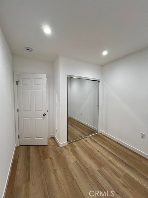 Detail Gallery Image 4 of 8 For 18658 Runnymede St., Reseda,  CA 91335 - 1 Beds | 1 Baths