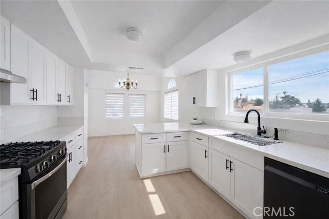 Detail Gallery Image 5 of 15 For 14045 Anderson St #1/2,  Paramount,  CA 90723 - 3 Beds | 3 Baths