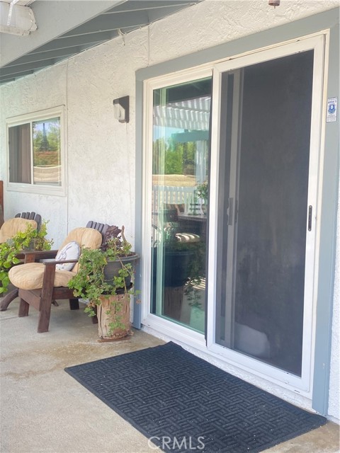 9849 Canada Way, Riverside CA: https://media.crmls.org/medias/2ca02804-6a80-4048-8b53-e79d4bd28739.jpg