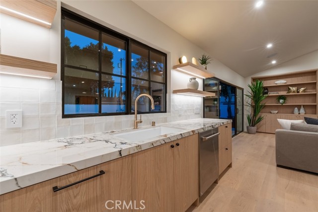 Detail Gallery Image 17 of 46 For 8960 Oak Park, –,  CA 91325 - 4 Beds | 3/1 Baths