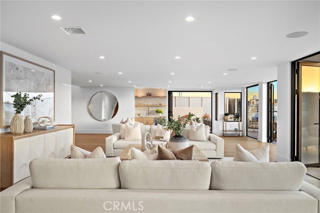 Detail Gallery Image 12 of 57 For 16471 Barnstable, Huntington Beach,  CA 92649 - 5 Beds | 5/1 Baths