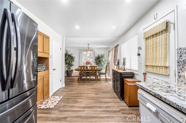 Detail Gallery Image 11 of 25 For 1751 W Santa Ana, Fresno,  CA 93705 - 2 Beds | 2/1 Baths