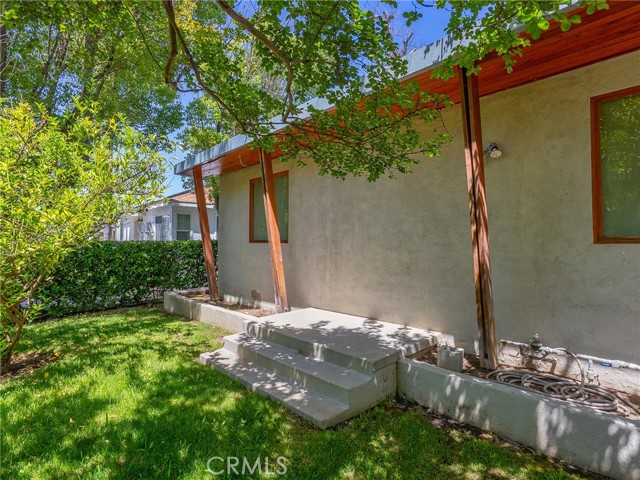 5762 Andasol Avenue, Encino CA: https://media.crmls.org/medias/2ca1bbd1-7579-4f95-a81f-d99c47309c88.jpg