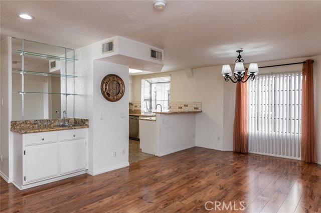 2930 Montrose Avenue, La Crescenta CA: https://media.crmls.org/medias/2ca1d225-ff12-4c86-8500-ad7e2f6c6840.jpg