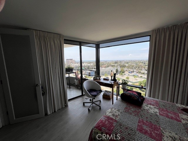 https://media.crmls.org/medias/2ca20cfa-f450-4323-bff7-c35e90a15b44.jpg?preset=X-Large