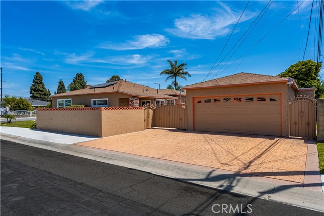2775 Wetherly Avenue, Long Beach CA: https://media.crmls.org/medias/2ca2203f-ecc7-41b0-8ca8-ac47c7898715.jpg
