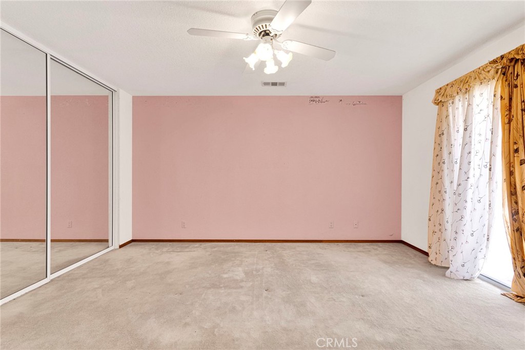 https://media.crmls.org/medias/2ca2279d-933e-44c1-b097-c1c52d10c9dc.jpg?preset=X-Large