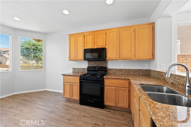 Detail Gallery Image 11 of 32 For 36521 Silverado Dr, Palmdale,  CA 93550 - 3 Beds | 2 Baths