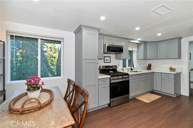 687 Spring, Cedarpines Park CA: https://media.crmls.org/medias/2ca36967-e66d-4aae-b83d-e9d0faadd821.jpg