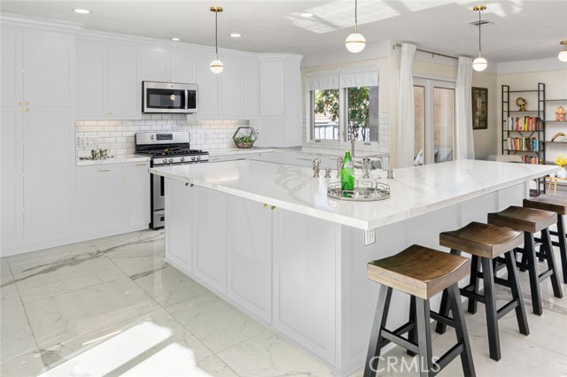 23726 La Salle Canyon Road, Newhall CA: https://media.crmls.org/medias/2ca43cc7-06c4-4974-b735-a7367af31ef3.jpg