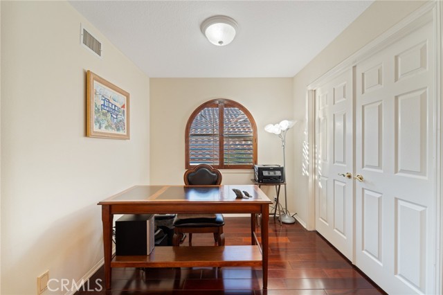 11648 Mariposa Bay Lane, Porter Ranch CA: https://media.crmls.org/medias/2ca460a4-b9f6-458b-bd1b-1e73a99a6fb6.jpg