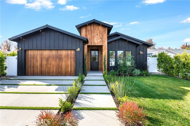 Detail Gallery Image 6 of 55 For 5323 Allott Ave, Sherman Oaks,  CA 91401 - 4 Beds | 4/1 Baths