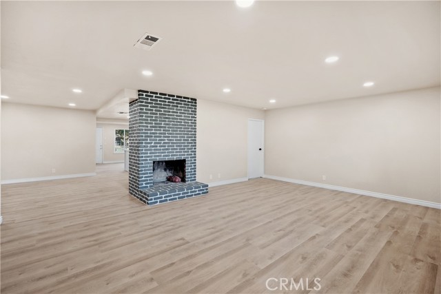 Detail Gallery Image 5 of 31 For 17551 Holden, Perris,  CA 92570 - 4 Beds | 2 Baths