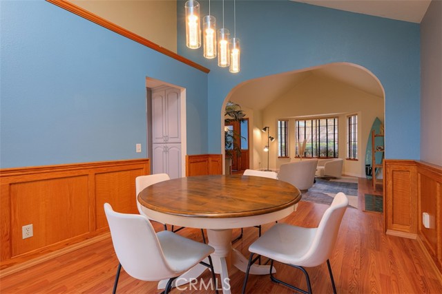 1022 Sir William Court, Chico CA: https://media.crmls.org/medias/2ca5dd0c-8e31-4d98-b5f1-0a927b73bfe7.jpg