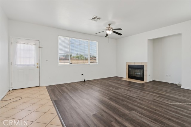 Detail Gallery Image 8 of 24 For 548 Bloomington Ave, Rialto,  CA 92376 - 4 Beds | 3 Baths