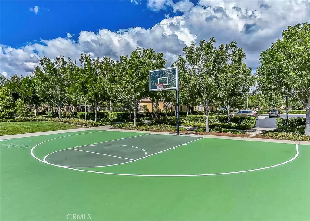 https://media.crmls.org/medias/2ca65989-0d3c-4d8d-a964-c355921855d8.jpg?preset=X-Large