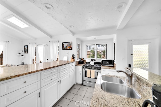 Detail Gallery Image 20 of 44 For 2711 Seaview Ave, Corona Del Mar,  CA 92625 - 2 Beds | 2 Baths