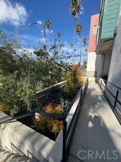 Detail Gallery Image 2 of 15 For 152 N Mariposa, Los Angeles,  CA 90004 - 2 Beds | 2 Baths