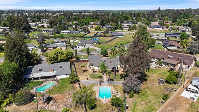 18691 Varden Drive, Madera CA: https://media.crmls.org/medias/2ca8cbf0-f74a-4f20-8811-1b8cc0fe77d4.jpg