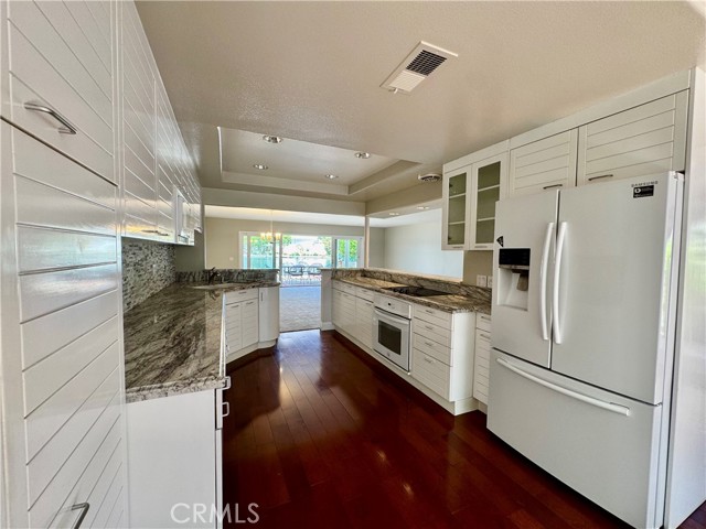 21903 Erie Lane, Lake Forest CA: https://media.crmls.org/medias/2ca96a44-2eb6-4bd5-9d89-69170b254392.jpg
