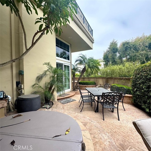 19292 Sawgrass Lane, Huntington Beach CA: https://media.crmls.org/medias/2ca9bba2-2ce6-47e5-b10f-41878df38f02.jpg