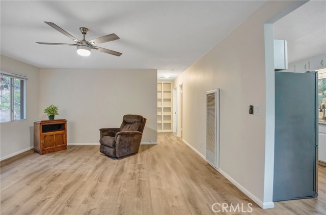 Detail Gallery Image 9 of 22 For 32159 Cove Cir, Running Springs,  CA 92382 - 2 Beds | 1 Baths