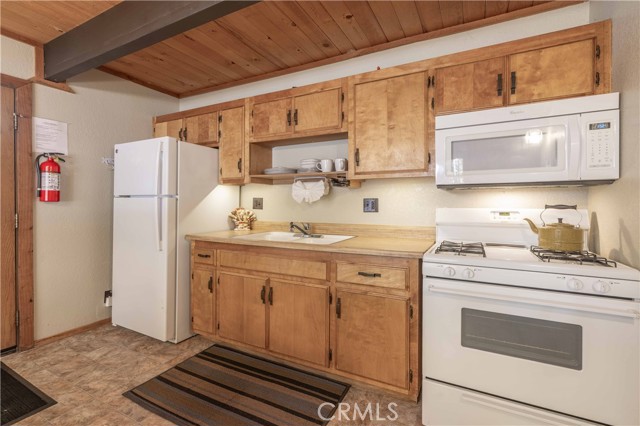 Detail Gallery Image 10 of 34 For 42612 La Cerena Ave, Big Bear Lake,  CA 92315 - 2 Beds | 1 Baths