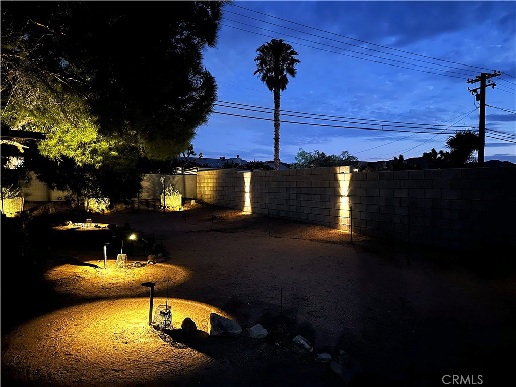 https://media.crmls.org/medias/2cab1397-79c8-4b08-9aba-4f29b8f93193.jpg?preset=X-Large