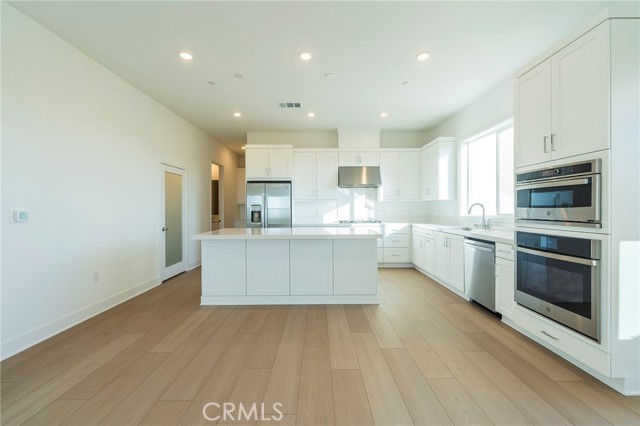 Detail Gallery Image 9 of 43 For 253 Westdale, Irvine,  CA 92618 - 4 Beds | 2/1 Baths