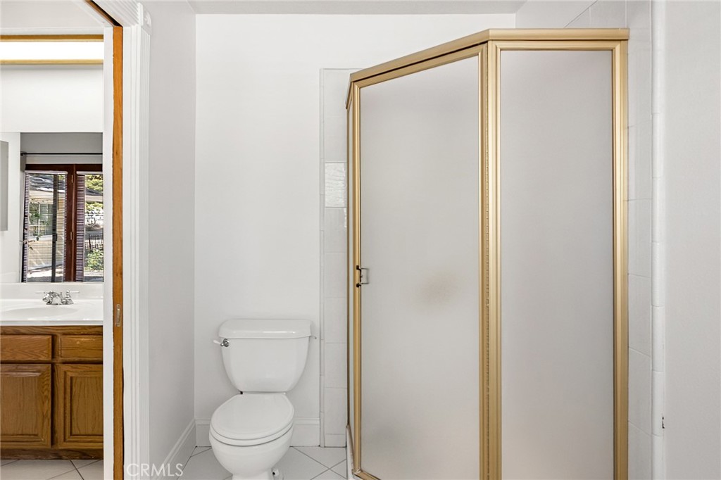 https://media.crmls.org/medias/2cac2cff-172b-400f-b69a-8980c05e46b2.jpg?preset=X-Large