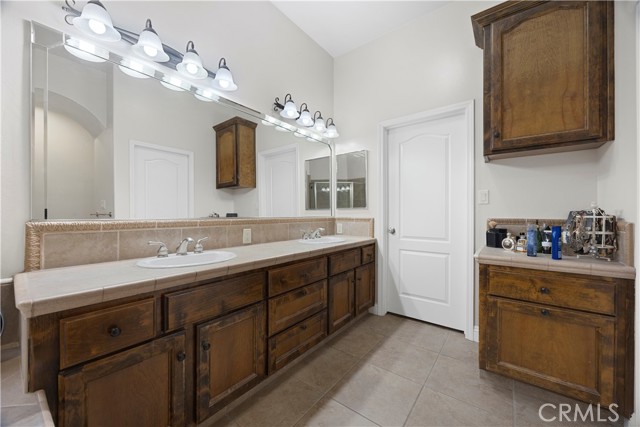 Detail Gallery Image 10 of 33 For 9905 Lightner Way, Bakersfield,  CA 93311 - 3 Beds | 2/1 Baths