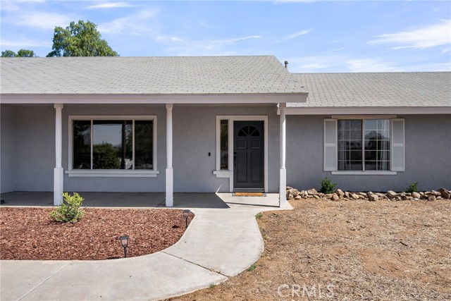 18150 Granite Avenue, Riverside CA: https://media.crmls.org/medias/2cad3edc-238e-4f3f-abb9-46d19299a3cc.jpg
