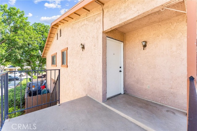 Detail Gallery Image 3 of 20 For 1382 via Santiago, Corona,  CA 92882 - 2 Beds | 1 Baths