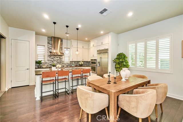 320 Magnet, Irvine CA: https://media.crmls.org/medias/2cae24d8-0fbd-46ca-9787-60576a56ea35.jpg