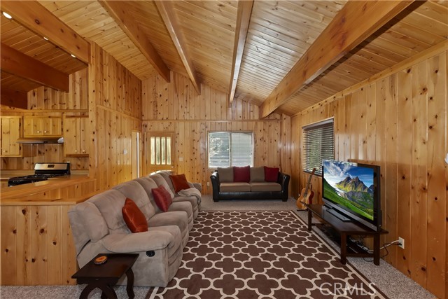33469 Squirrel Drive, Green Valley Lake CA: https://media.crmls.org/medias/2cafd4ef-1b6c-4466-9caa-25791fd18117.jpg