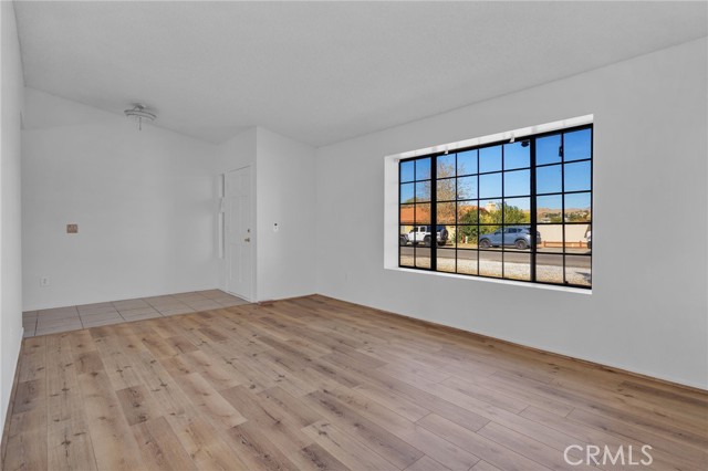 Detail Gallery Image 10 of 45 For 18037 Mondamon, Apple Valley,  CA 92307 - 3 Beds | 2 Baths