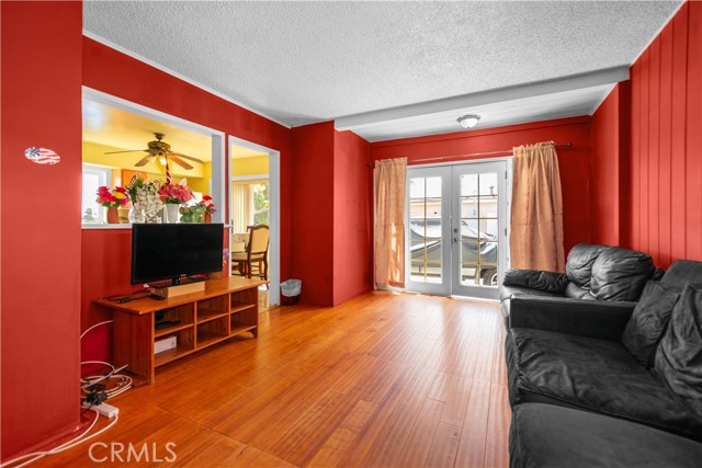 582 E 67th, Inglewood CA: https://media.crmls.org/medias/2cb1075f-c1c6-42b3-8e77-337e9af3561f.jpg