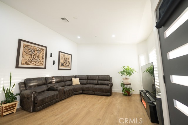 Detail Gallery Image 8 of 52 For 47922 85th St W, Lancaster,  CA 93536 - 4 Beds | 3 Baths