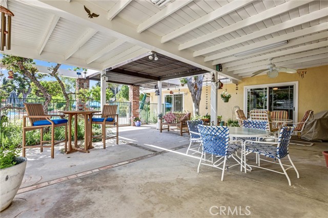 10417 Laramie Avenue, Chatsworth CA: https://media.crmls.org/medias/2cb1d13d-e2ab-496f-a215-660bbe0e1f2c.jpg