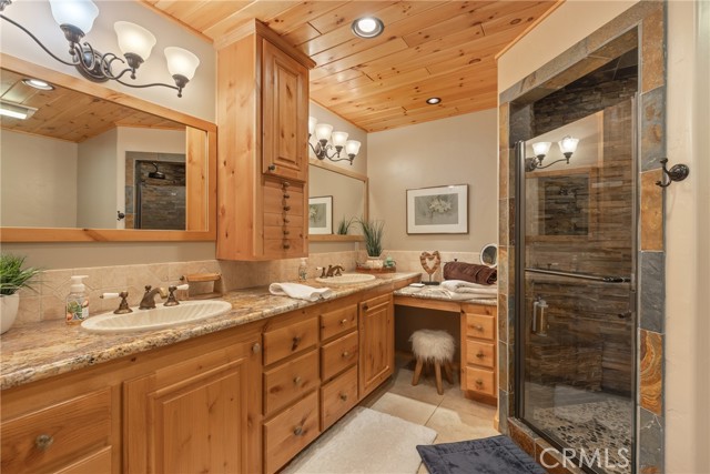 Detail Gallery Image 14 of 40 For 323 Gateway Dr, Lake Almanor,  CA 96137 - 2 Beds | 2/1 Baths