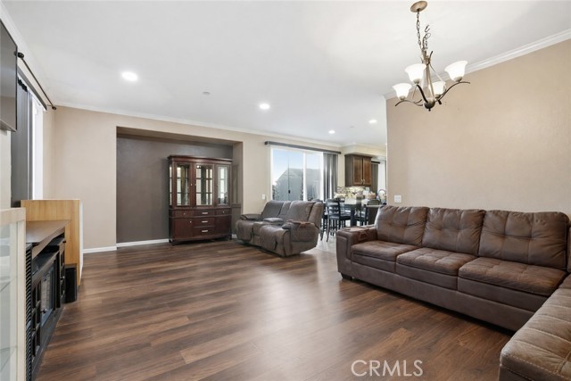 Detail Gallery Image 4 of 35 For 11379 Villa Del Sol, Pacoima,  CA 91331 - 4 Beds | 3 Baths