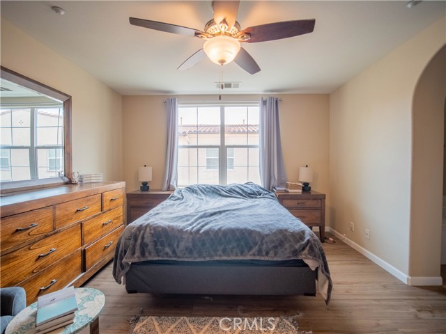 Image 9 of 24 For 4433 Owens Street 102