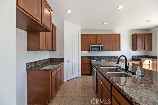 Detail Gallery Image 21 of 40 For 3147 Red Cedar, Hemet,  CA 92545 - 4 Beds | 2/1 Baths