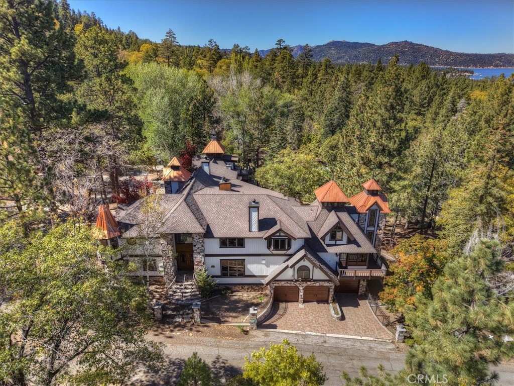 https://media.crmls.org/medias/2cb34980-a34e-41df-a6b2-829558473d4a.jpg?preset=X-Large