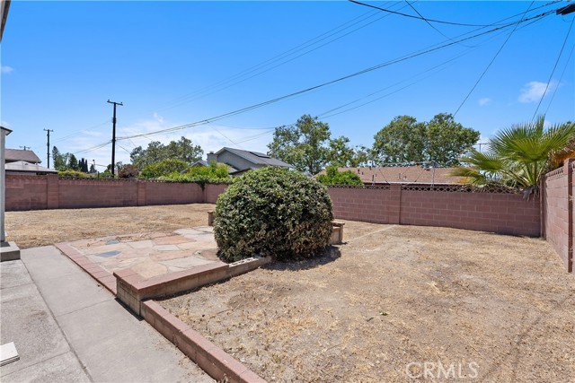 11747 Hollyview Drive, La Mirada CA: https://media.crmls.org/medias/2cb395f2-5d8c-475b-a590-5c31fbd5e63c.jpg