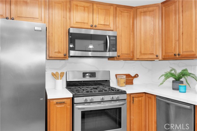 Detail Gallery Image 12 of 66 For 8204 Carob St, Cypress,  CA 90630 - 4 Beds | 3 Baths
