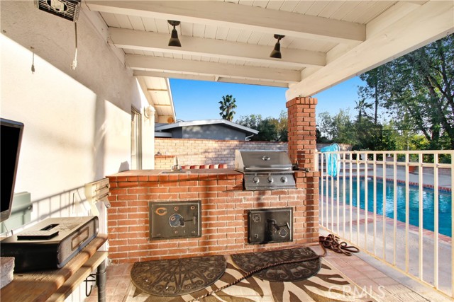 23780 Clarendon Street photo 33